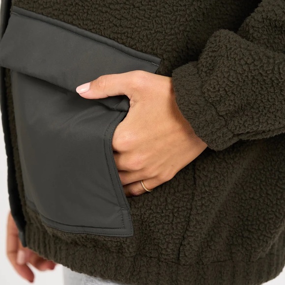 Vuori Utility Sherpa Jacket - Picture 7 of 11